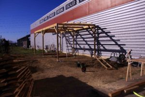 l'abri du potager d'entreprise est en cours de réalisation